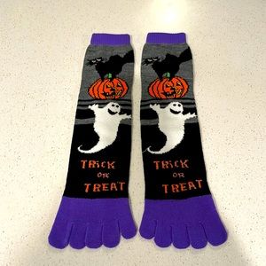 Trick or Treat toe socks